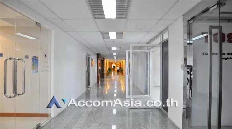  1  Office Space For Rent in Silom ,Bangkok BTS Chong Nonsi - MRT Sam Yan at Jewelry Center Building AA11057